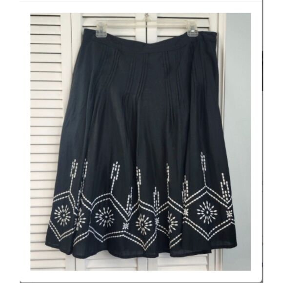 Michael Kors 100% Cotton Skirt size 12 Black Pleated Embroidered Knee Length - Picture 7 of 7